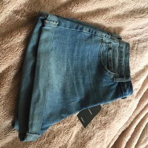 To big.Me queda grande.